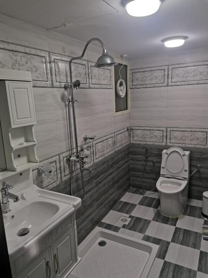 Marina Hotel *