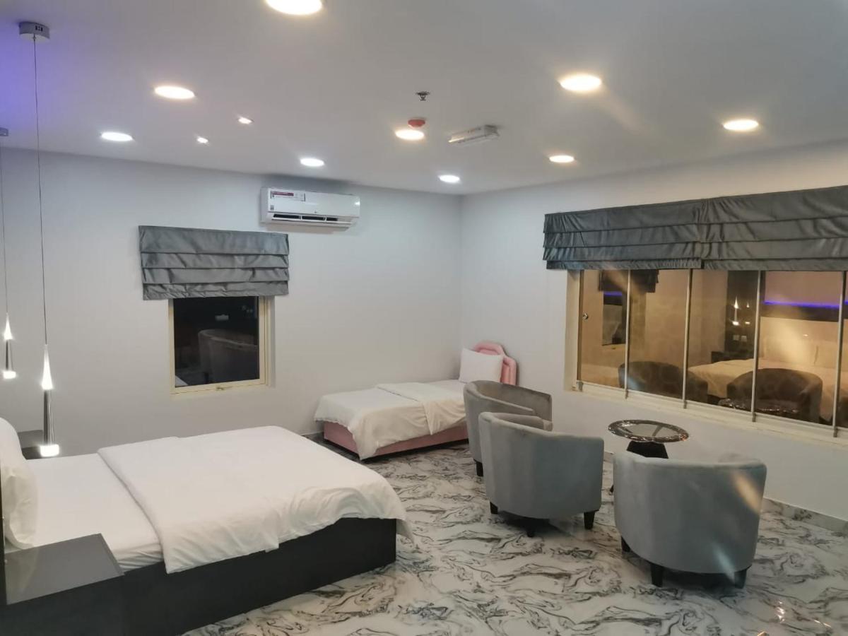Marina Hotel *